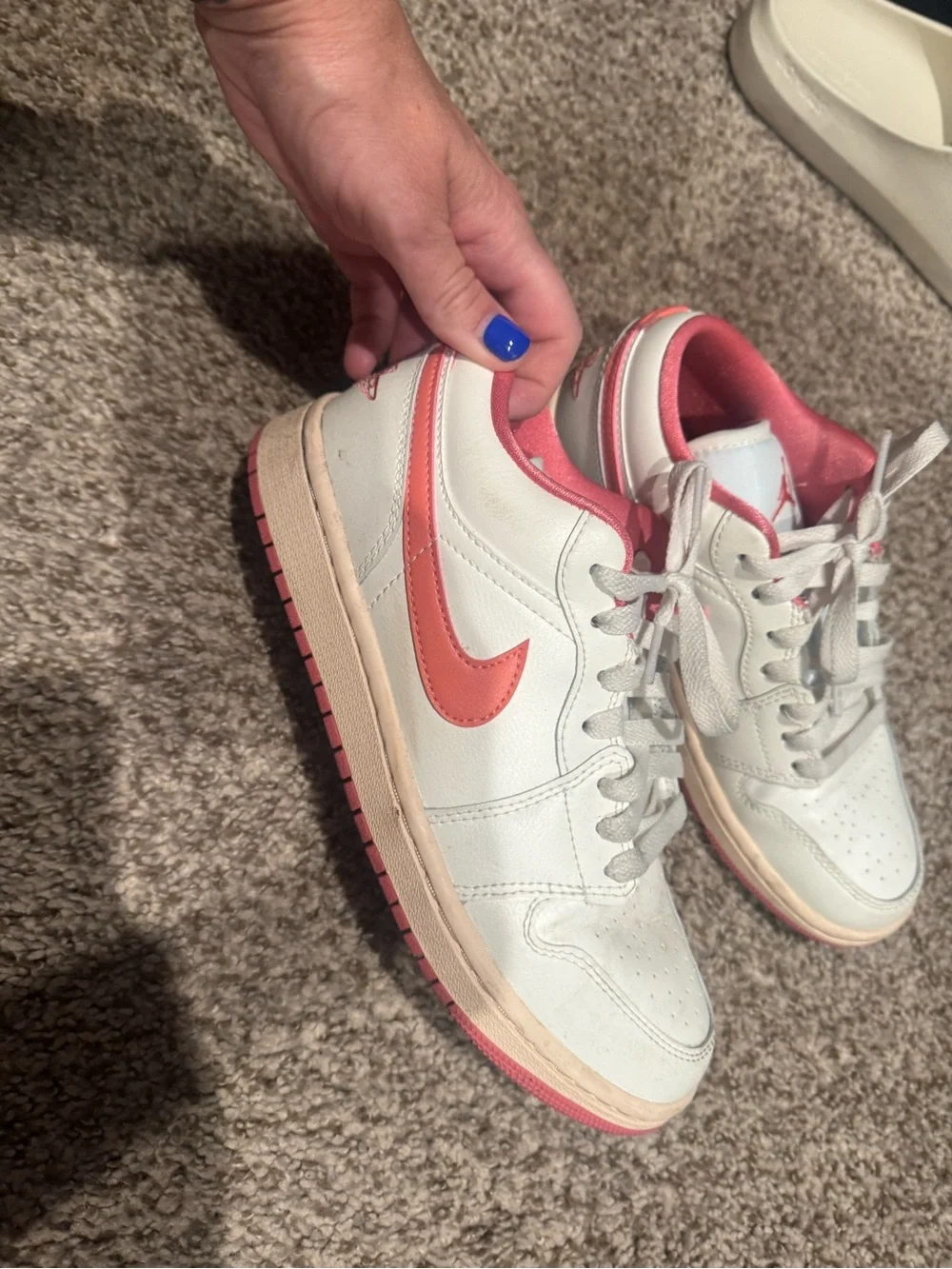 Nike Low-Top Sneakers in White & Coral Pink